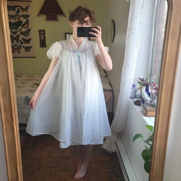 60s vintage angelic nightgown - Picture 3 of 6